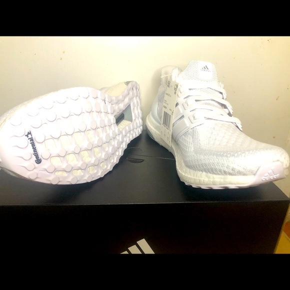 ⚠️SOLD⚠️ Adidas UltraBoost 2.0| Triple White - Picture 1 of 8